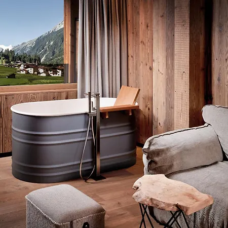 Отель Living & Vitalhotel Edelweiss Нойштифт-им-Штубайталь