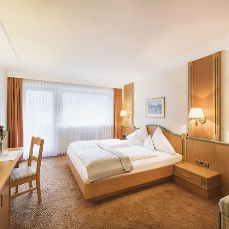 Living & Vitalhotel Edelweiss Hotel 4*