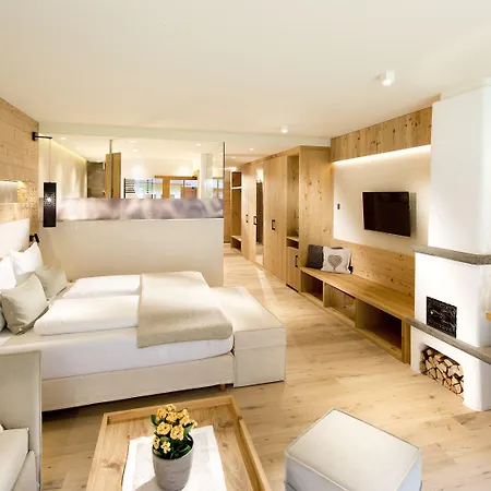 Отель Living & Vitalhotel Edelweiss Нойштифт-им-Штубайталь