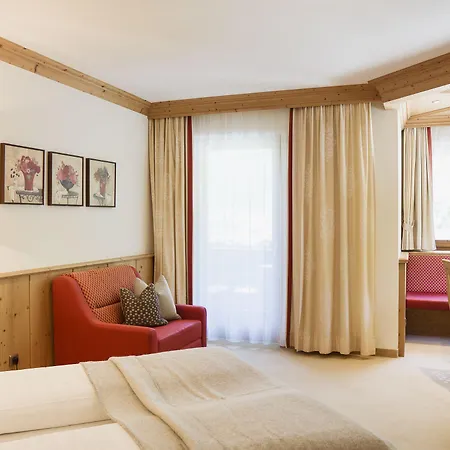 Отель Living & Vitalhotel Edelweiss Нойштифт-им-Штубайталь