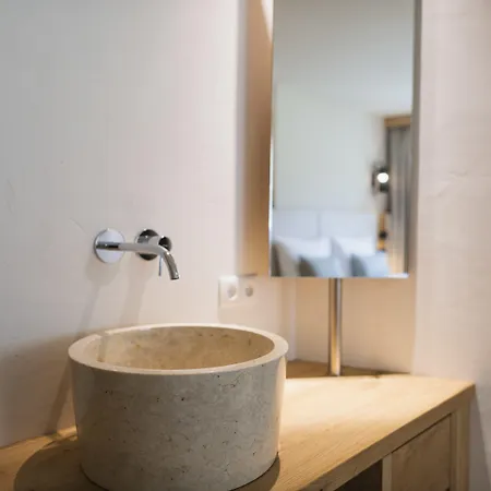 Отель Living & Vitalhotel Edelweiss Нойштифт-им-Штубайталь