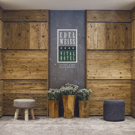 Living & Vitalhotel Edelweiss Отель Нойштифт-им-Штубайталь