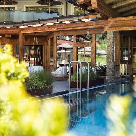 Living & Vitalhotel Edelweiss Отель Нойштифт-им-Штубайталь