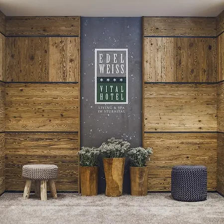 Hotel Living & Vitalhotel Edelweiss 4*