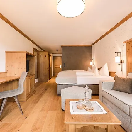 Living & Vitalhotel Edelweiss Отель 4*