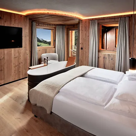 Ξενοδοχείο Living & Vitalhotel Edelweiss 4*
